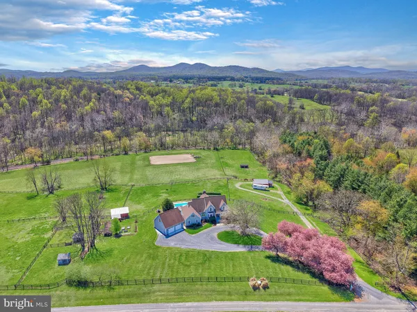 $1,450,000 | 9393 Briar Lane, Delaplane, VA 20144