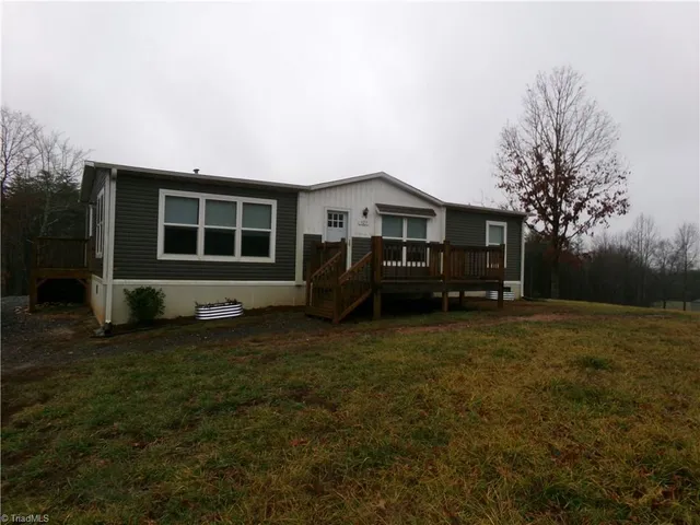 $1,200 | 527 Sam Marion Road, Pinnacle, NC 27043
