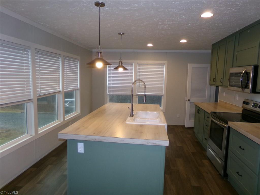 527 Sam Marion Road Pinnacle, NC 27043 - Photo 4 of 22