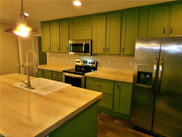 $1,200 | 527 Sam Marion Road, Pinnacle, NC 27043