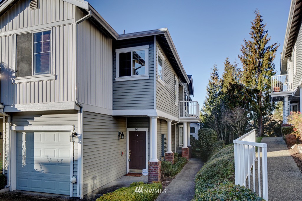 5025 Davis Place South, Unit H Renton, WA 98055 - Photo 1 of 14 Gallery Image 1