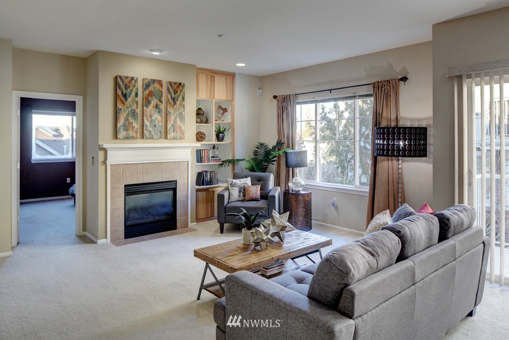 5025 Davis Place South, Unit H Renton, WA 98055 - Photo 2 of 14 Gallery Image 2