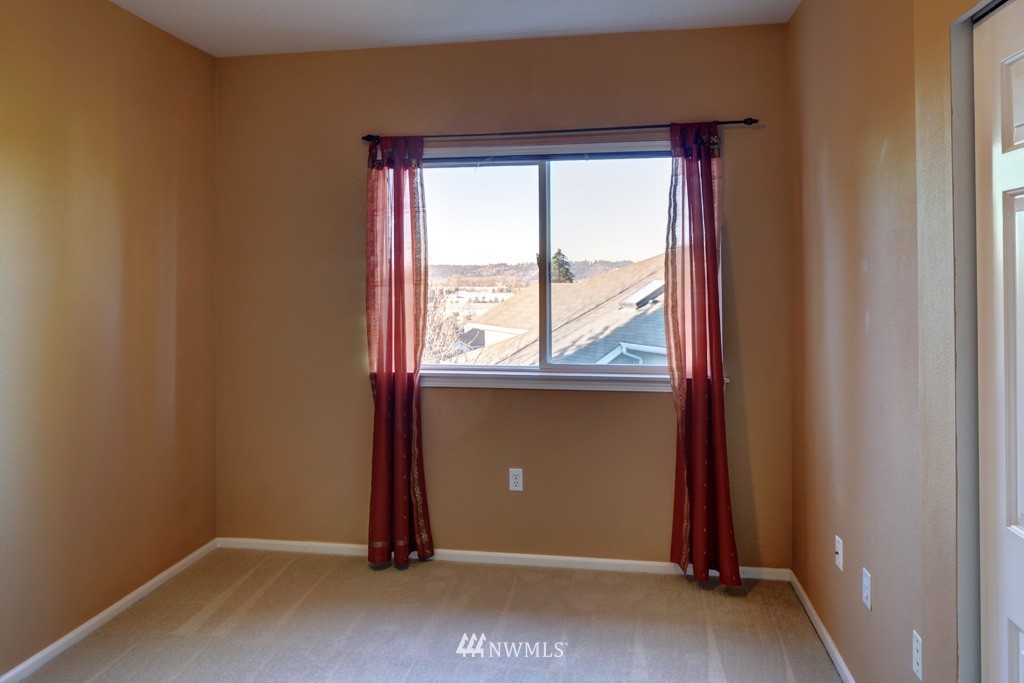 5025 Davis Place South, Unit H Renton, WA 98055 - Photo 11 of 14 Gallery Image 11