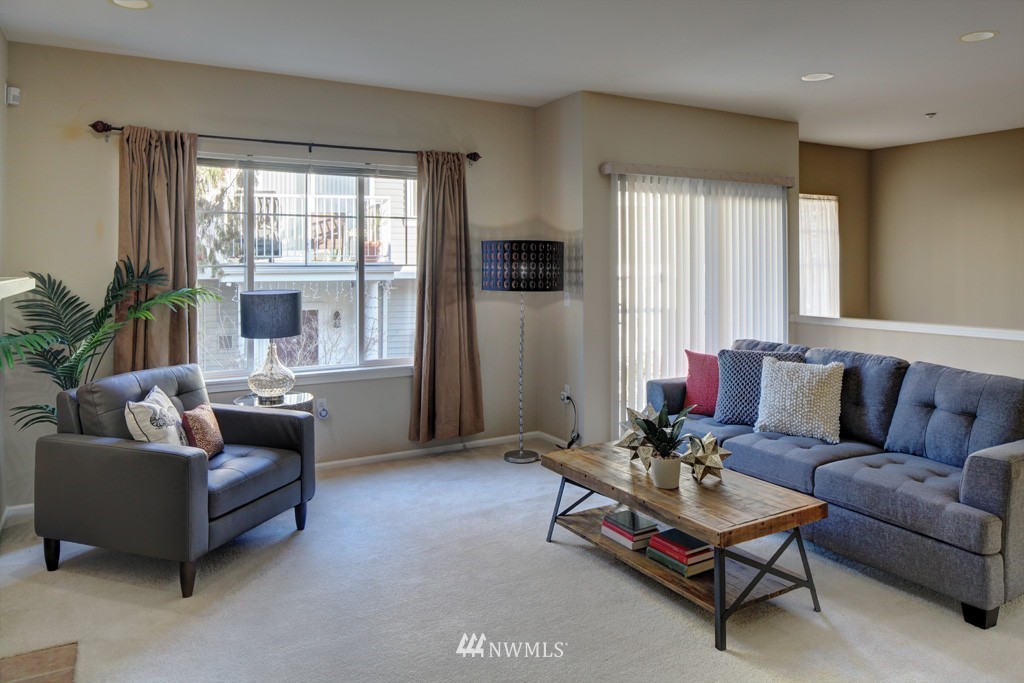 5025 Davis Place South, Unit H Renton, WA 98055 - Photo 3 of 14 Gallery Image 3