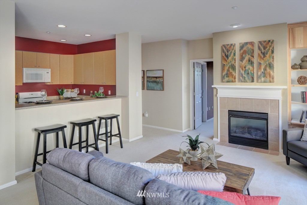 5025 Davis Place South, Unit H Renton, WA 98055 - Photo 5 of 14 Gallery Image 5