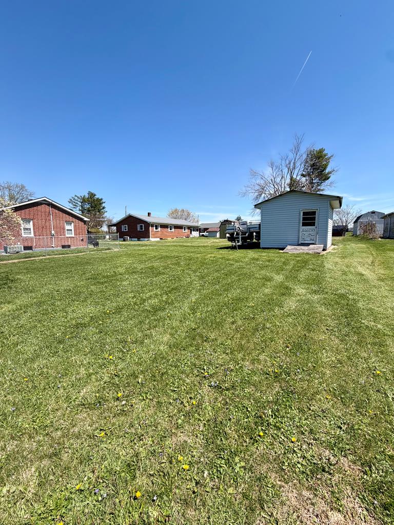 554 Friendly Circle Marion, VA 24354 - Photo 27 of 31 Gallery Image 27