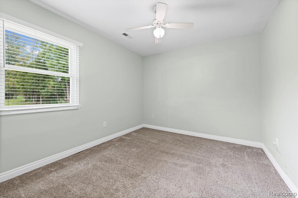 4165 Crooks Road Troy, MI 48098 - Photo 9 of 27
