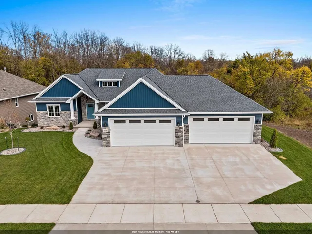 $849,900 | 2534 North Stellita Circle, De Pere, WI 54115