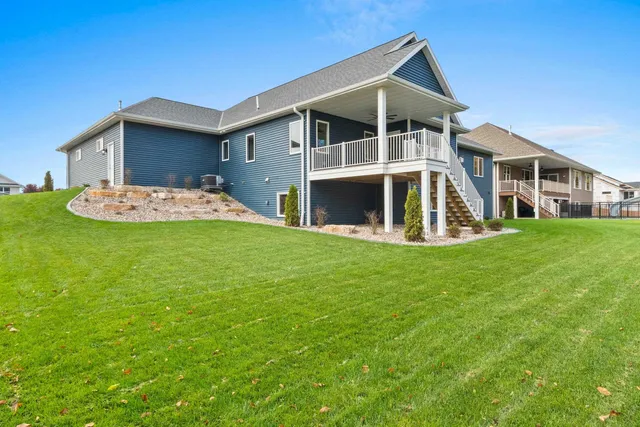 $849,900 | 2534 North Stellita Circle, De Pere, WI 54115