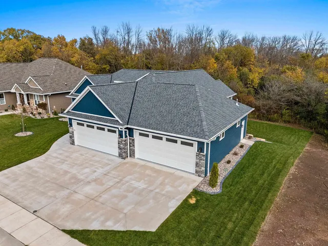 $849,900 | 2534 North Stellita Circle, De Pere, WI 54115
