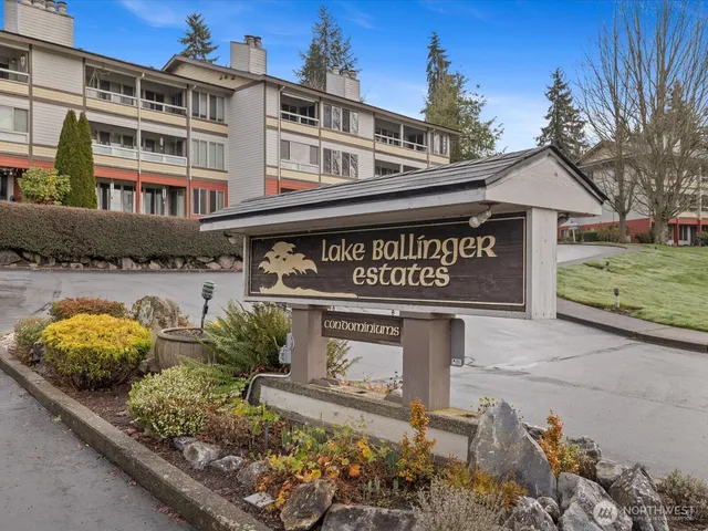 $550,000 | 23405 Lakeview Drive, Unit H106, Mountlake Terrace, WA 98043