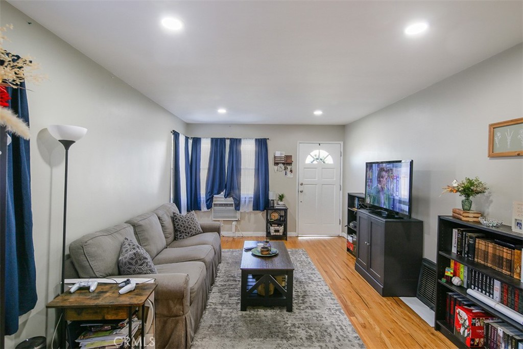630 West Foothill Boulevard Monrovia, CA 91016 - Photo 5 of 28
