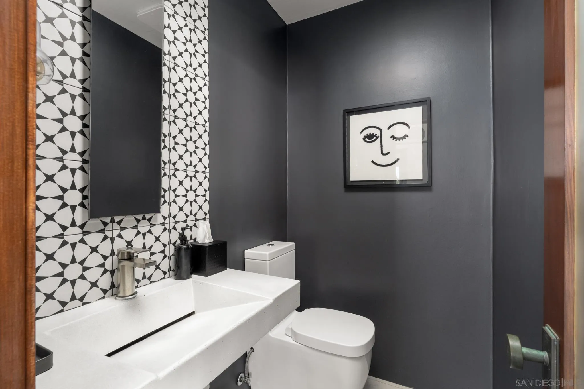 1370 Neptune Avenue Encinitas, CA 92024 - Photo 16 of 30 Gallery Image 16