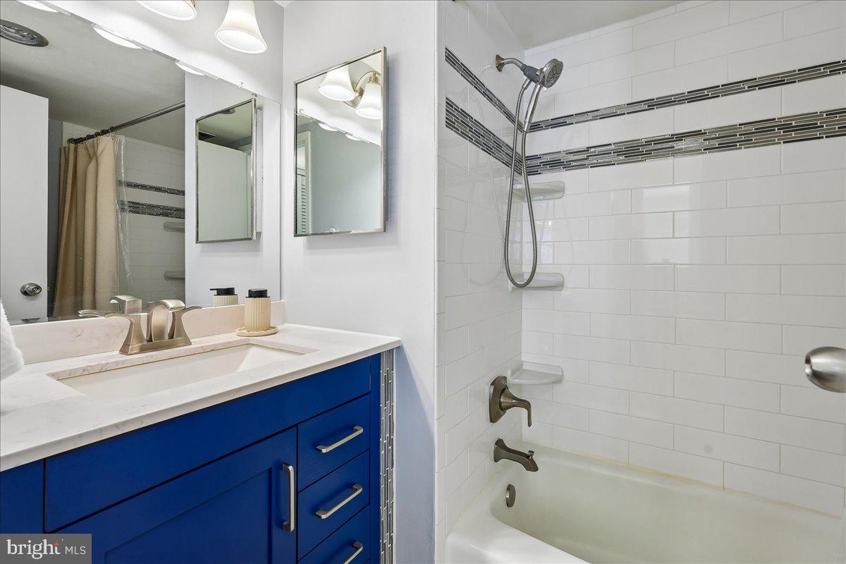 17810 Buehler Road, Unit 2C4 Olney, MD 20832 - Photo 16 of 31 Modern bathroom with vibrant accents.