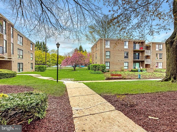 17810 Buehler Road, Unit 2C4 Olney, MD 20832 - Photo 25 of 31 Charming community with lush greenery.
