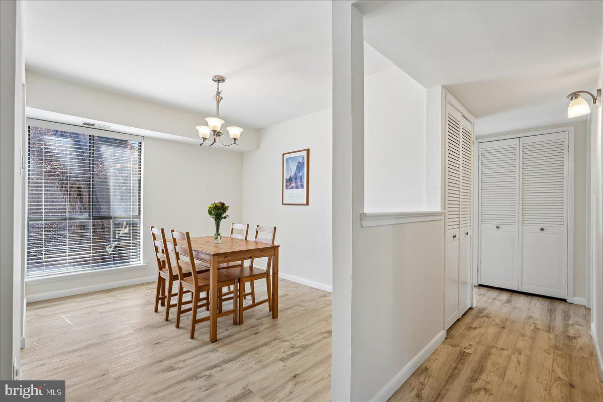 17810 Buehler Road, Unit 2C4 Olney, MD 20832 - Photo 9 of 31 Bright dining space with natural light.