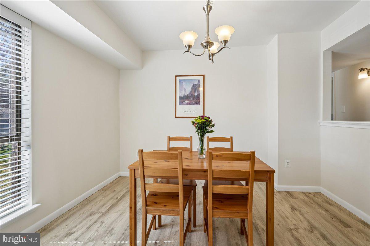 17810 Buehler Road, Unit 2C4 Olney, MD 20832 - Photo 10 of 31 Bright and inviting dining space.
