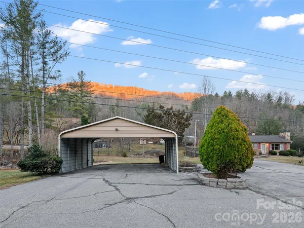 $215,000 | 1280 Hamburg Road, Bakersville, NC 28705