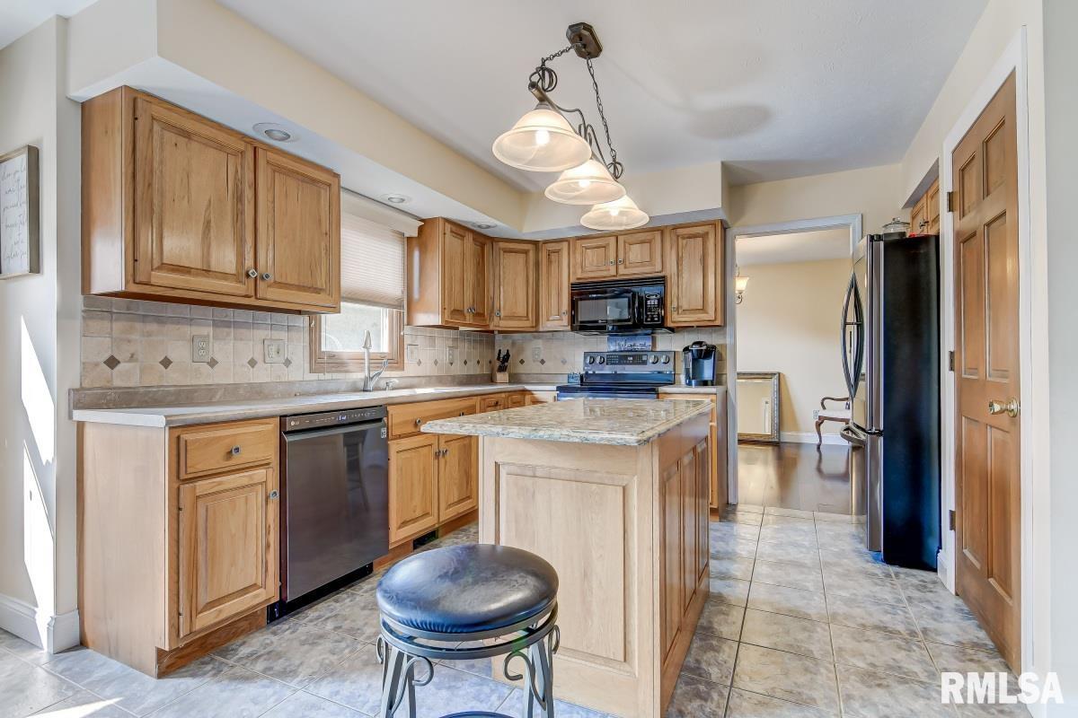 4400 Fielding Drive Springfield, IL 62711 - Photo 12 of 35