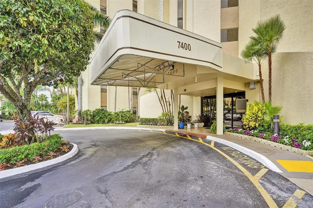 a view of a basketball court