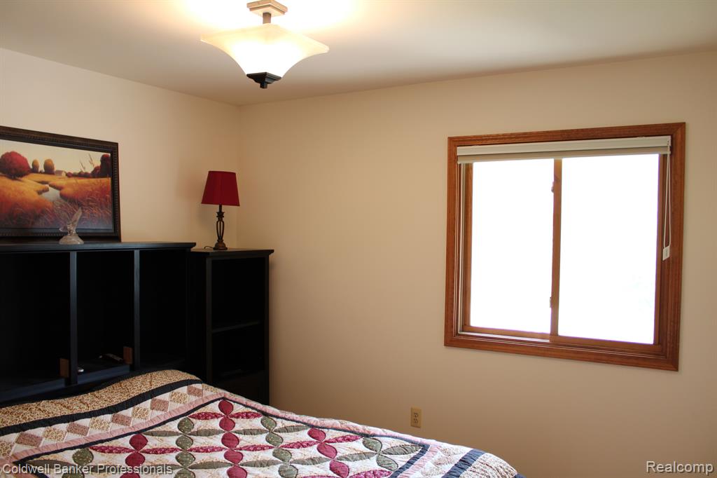 3460 Woodcrest Road Rochester Hills, MI 48309 - Photo 12 of 22