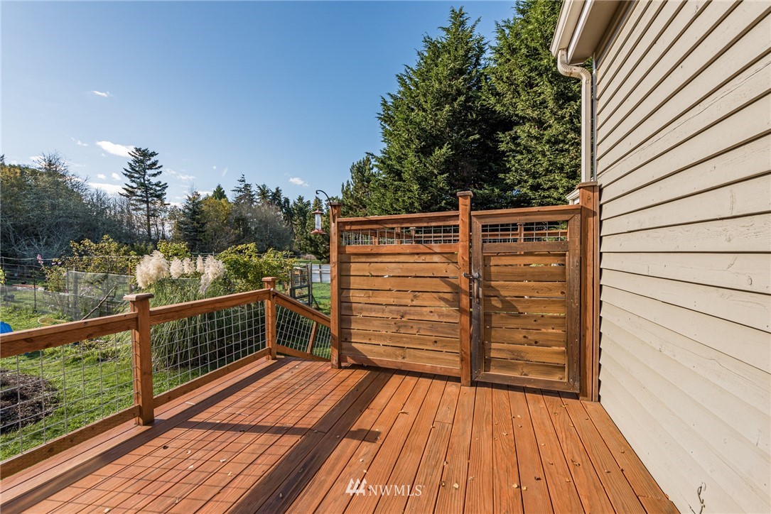 481 Holgerson Road Sequim, WA 98382 - Photo 15 of 40 a balcony view with a balcony