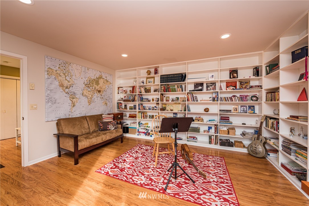 481 Holgerson Road Sequim, WA 98382 - Photo 23 of 40 a living room with furniture and a rug