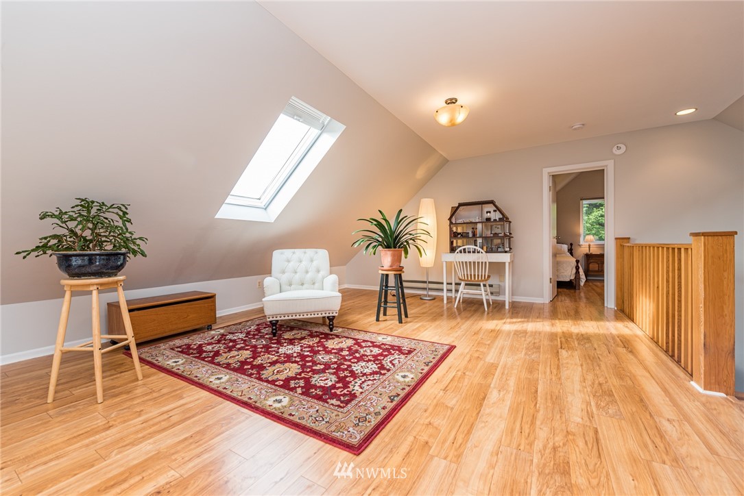 481 Holgerson Road Sequim, WA 98382 - Photo 28 of 40 a living room with a rug