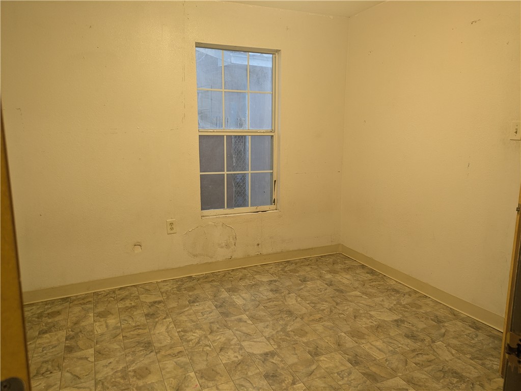 822 Olivo Street Mathis, TX 78368 - Photo 5 of 9