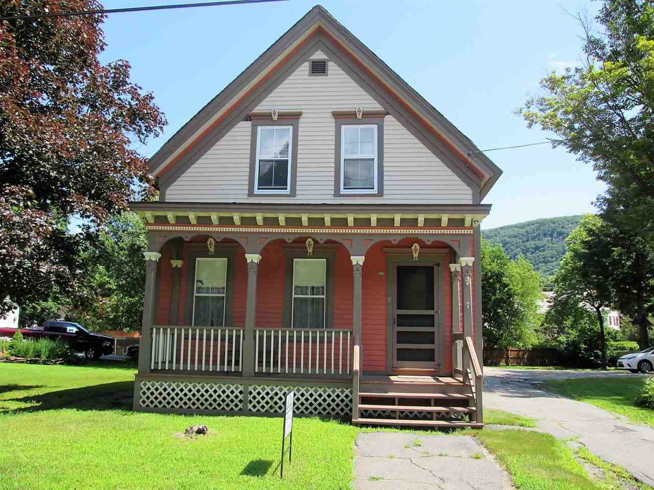 7 Atkinson Street Rockingham, VT 05101 - Photo 2 of 26