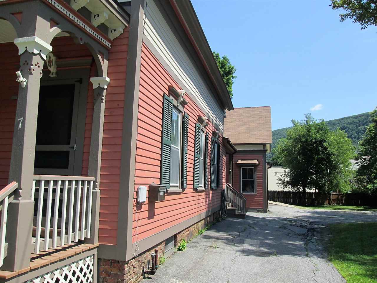 7 Atkinson Street Rockingham, VT 05101 - Photo 8 of 26