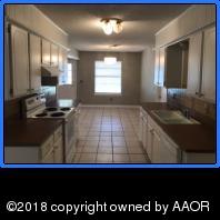 4422 Summit Circle Amarillo, TX 79109 - Photo 4 of 9 a view of a living room