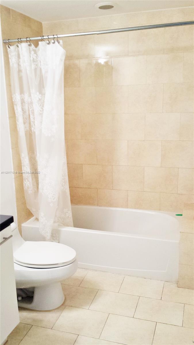 90 Southwest 3rd Street, Unit 2106 Miami, FL 33130 - Photo 11 of 25 Gallery Image 11