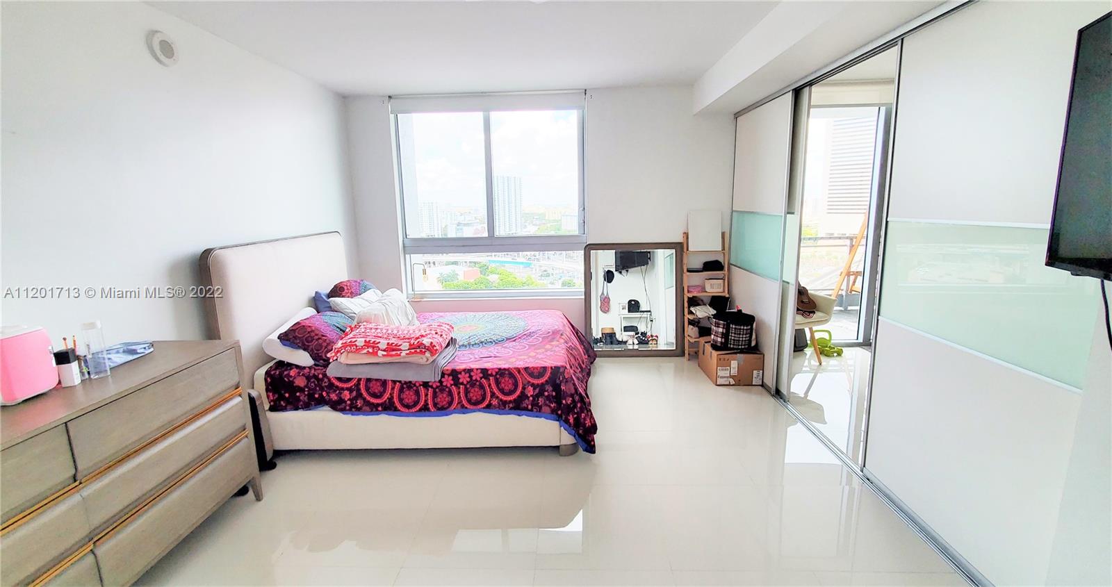 90 Southwest 3rd Street, Unit 2106 Miami, FL 33130 - Photo 3 of 25 Gallery Image 3