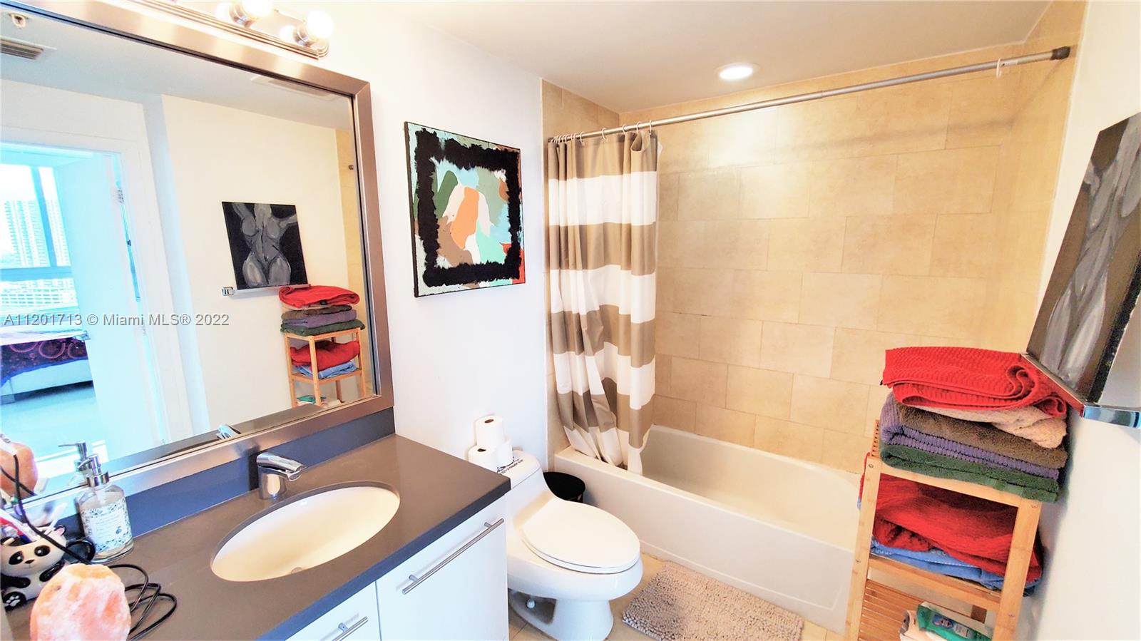 90 Southwest 3rd Street, Unit 2106 Miami, FL 33130 - Photo 6 of 25 Gallery Image 6
