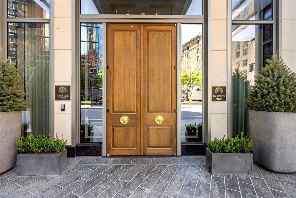 40 Trinity Place, Unit 1518 Boston, MA 02116 - Photo 24 of 25 a view of a entryway door front of house