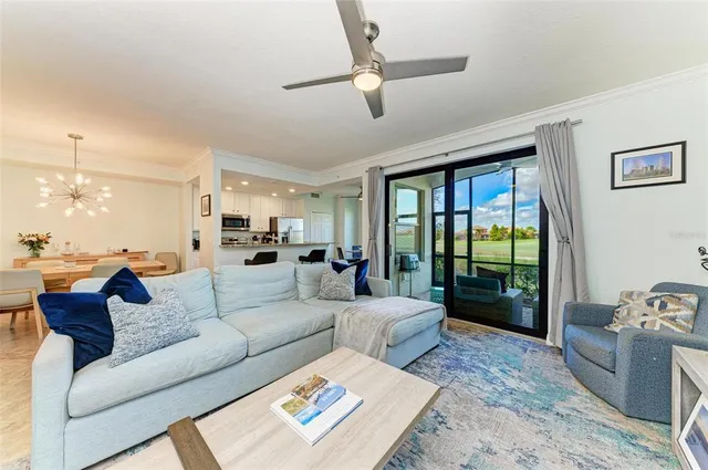 $395,000 | 5517 Palmer Circle, Unit 104, Bradenton, FL 34211