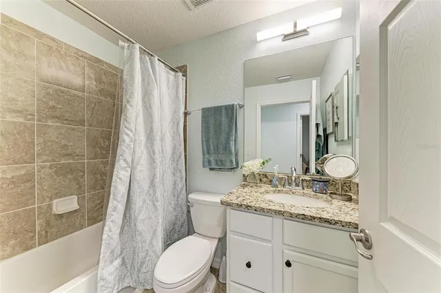$395,000 | 5517 Palmer Circle, Unit 104, Bradenton, FL 34211