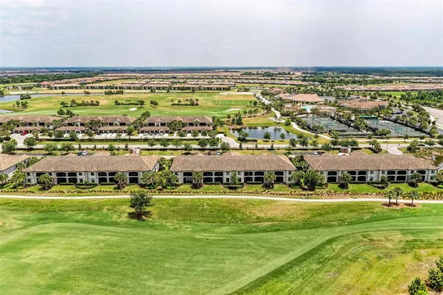 $395,000 | 5517 Palmer Circle, Unit 104, Bradenton, FL 34211