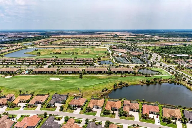 $395,000 | 5517 Palmer Circle, Unit 104, Bradenton, FL 34211