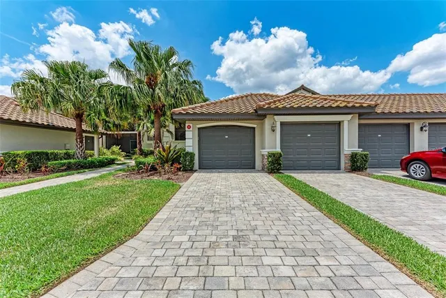 $395,000 | 5517 Palmer Circle, Unit 104, Bradenton, FL 34211