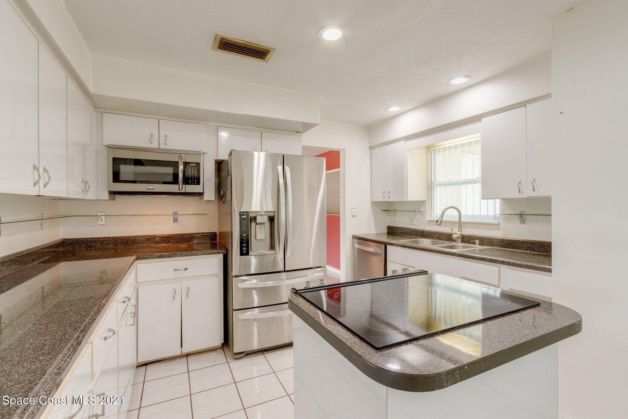 931 Bali Road Cocoa Beach, FL 32931 - Photo 16 of 42 Kitchen Close Up