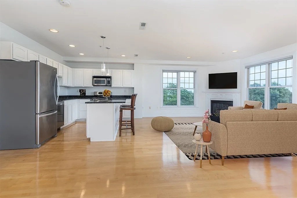1306 Columbia Road, Unit 5A Boston, MA 02127 - Photo 3 of 9