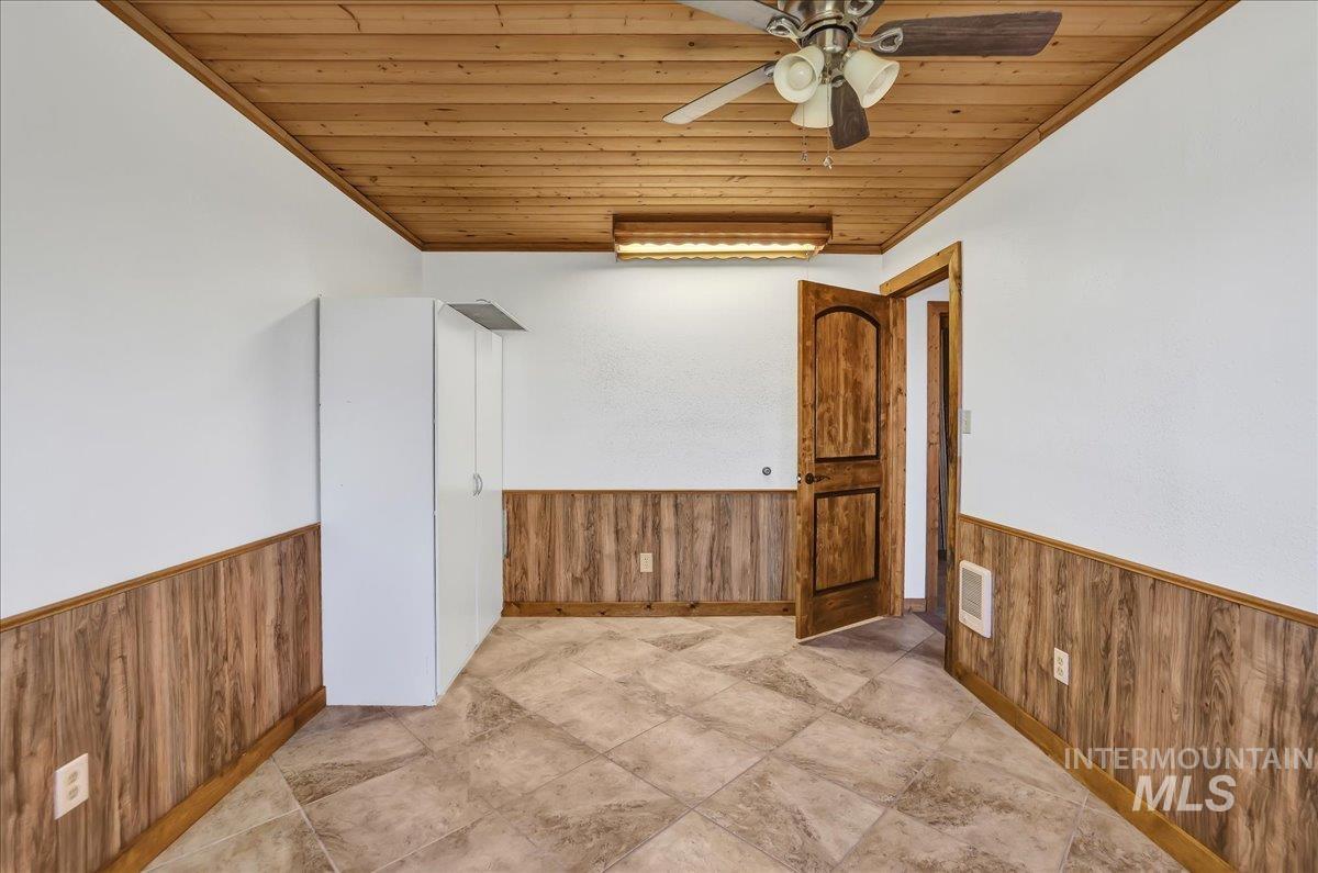 57 East 5400 Road North Hagerman, ID 83332 - Photo 15 of 45