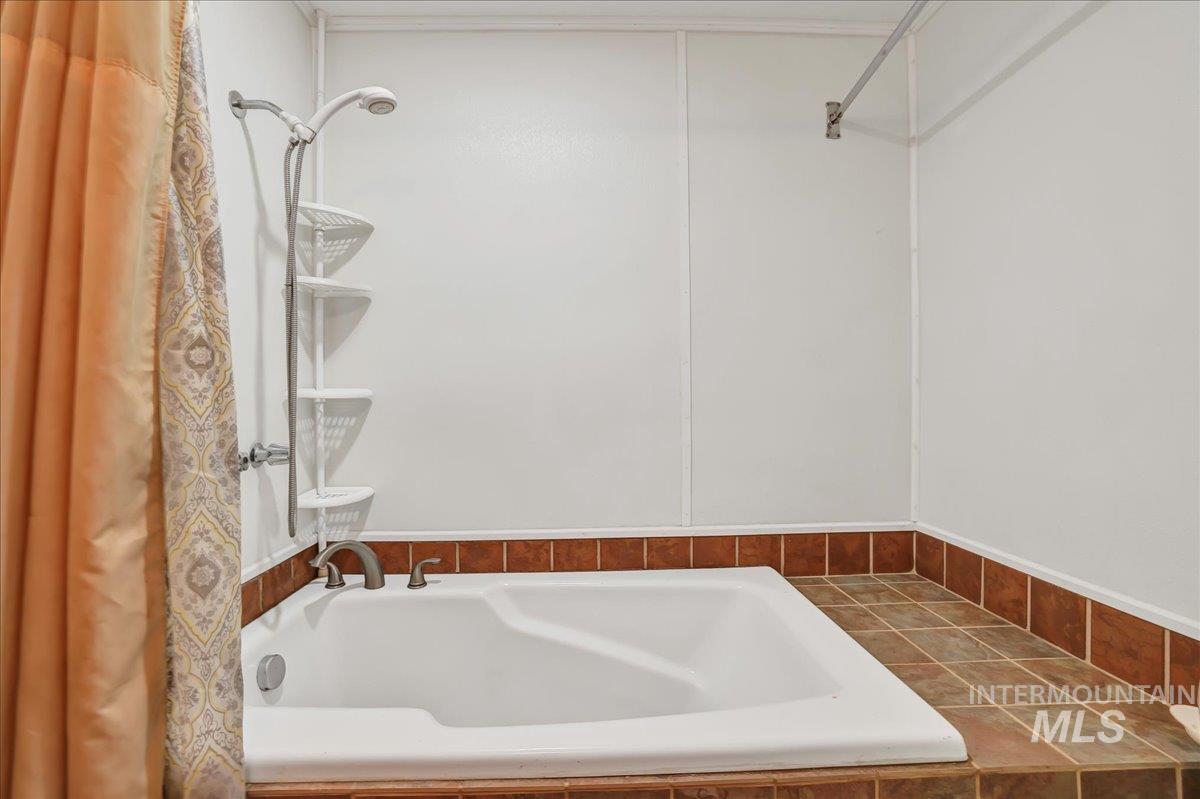 57 East 5400 Road North Hagerman, ID 83332 - Photo 18 of 45