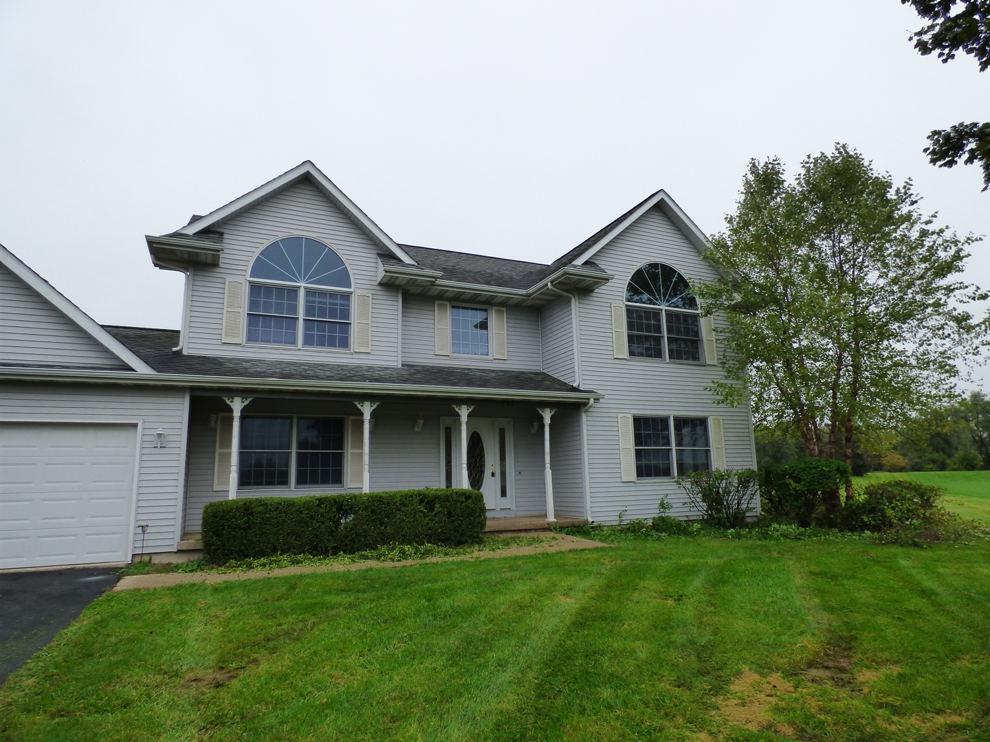 703 Suzanne Court Spring Grove, IL 60081 - Photo 1 of 15