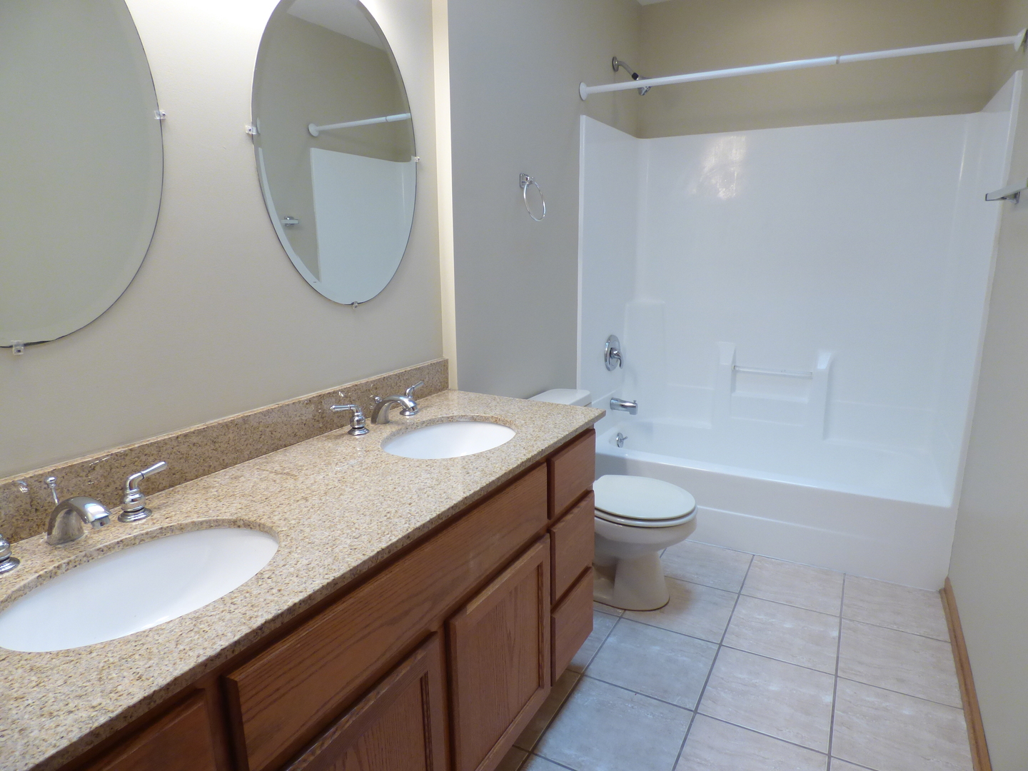 703 Suzanne Court Spring Grove, IL 60081 - Photo 11 of 15