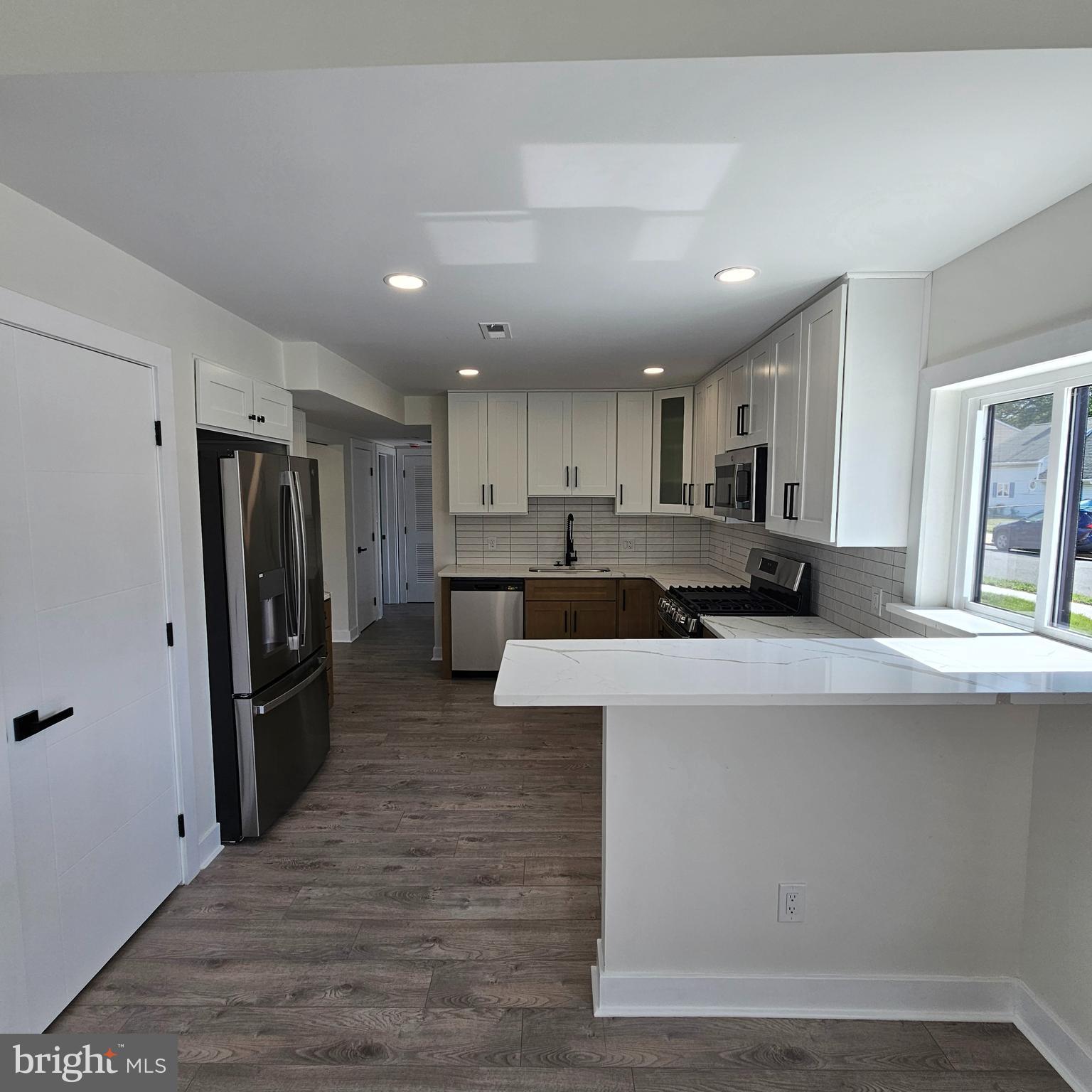 9215 Andover Road Philadelphia, PA 19114 - Photo 6 of 28