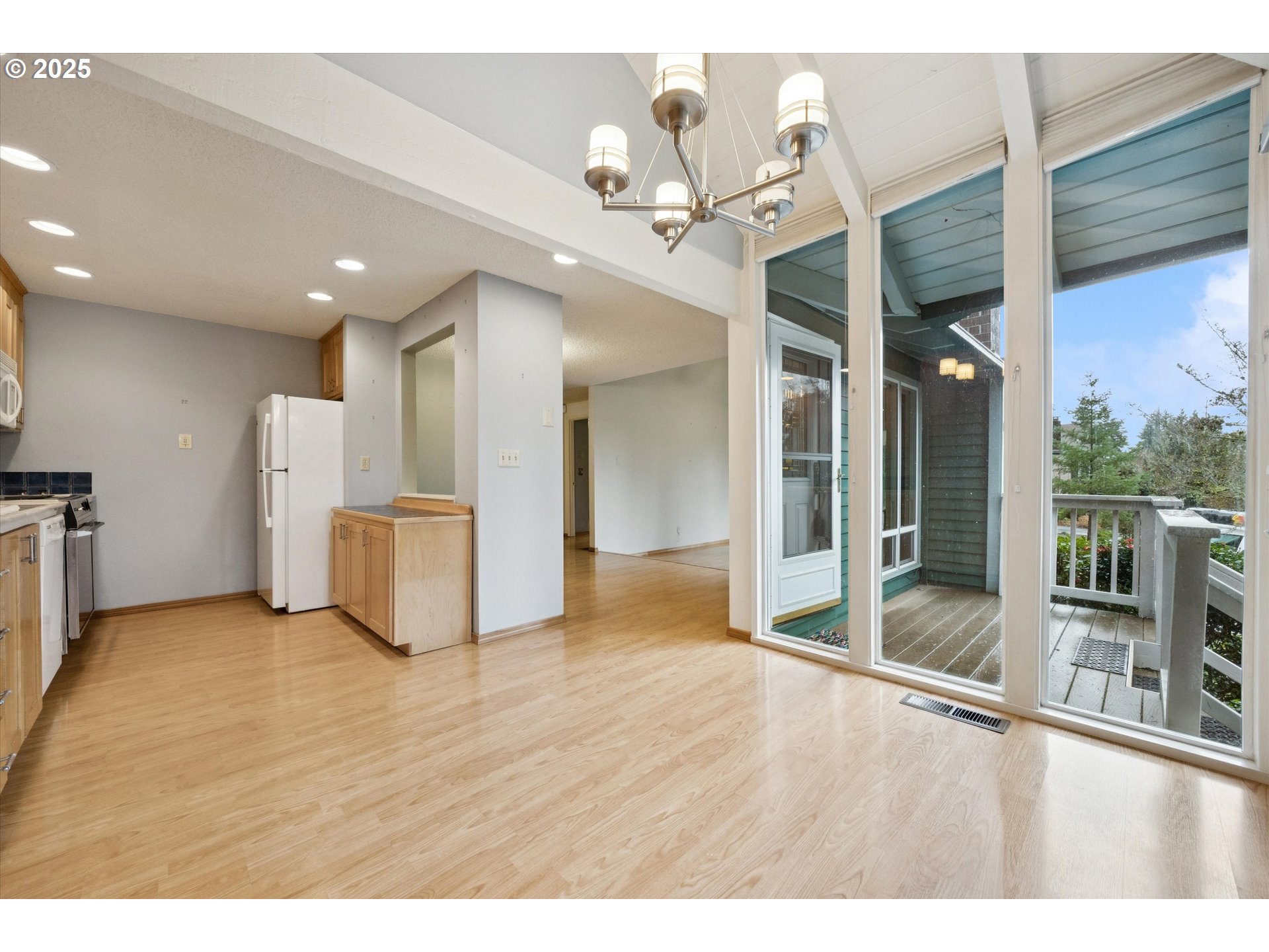 6170 Southwest Heights Lane Beaverton, OR 97007 - Photo 12 of 39