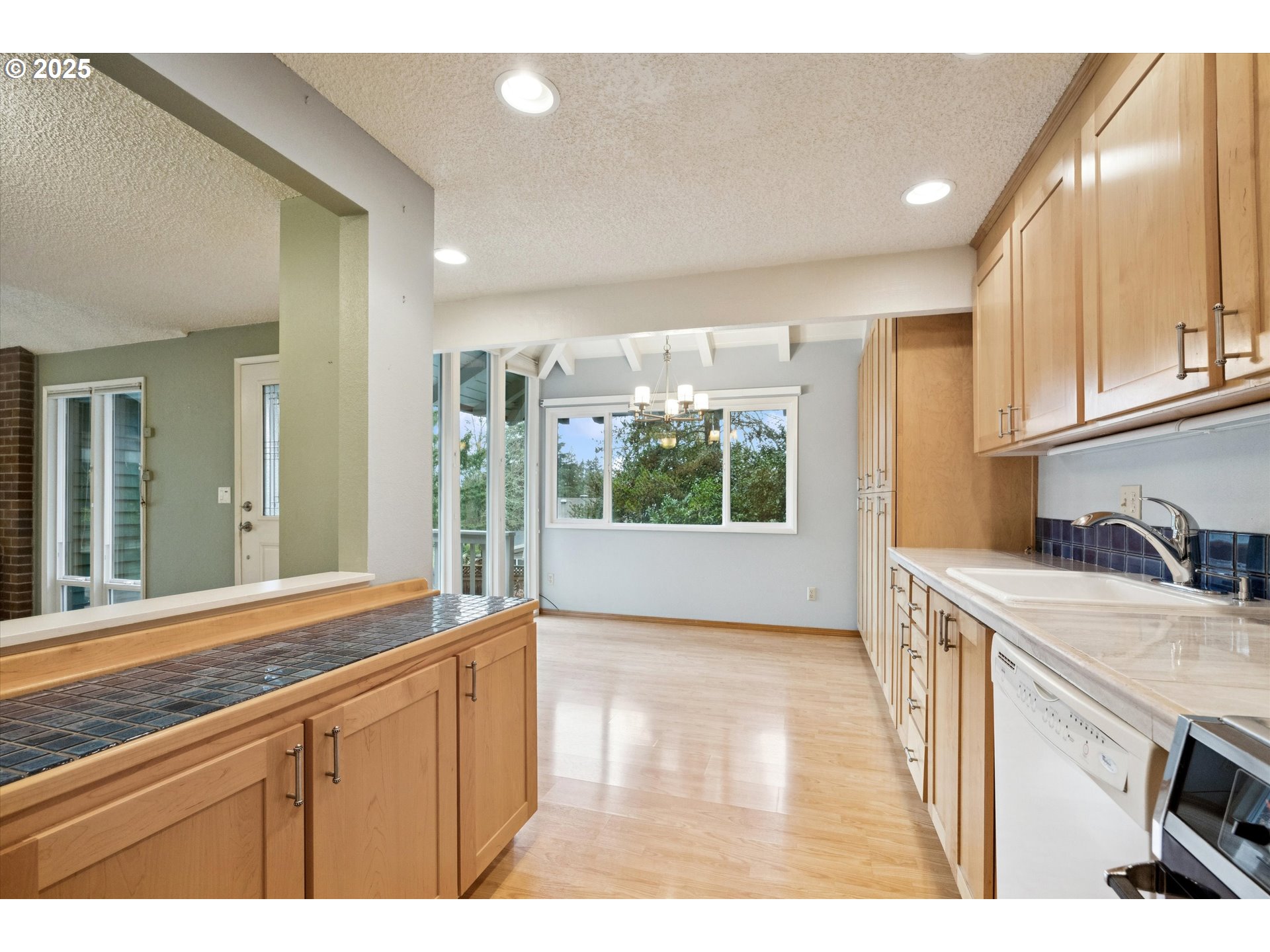 6170 Southwest Heights Lane Beaverton, OR 97007 - Photo 16 of 39